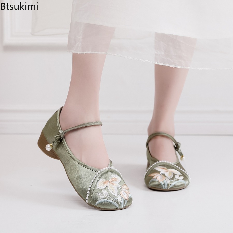 Ethnic Style - Fashion Embroidered Chinese Style Low Heeled
