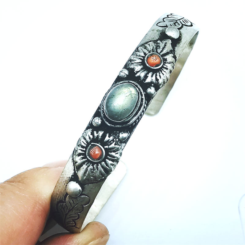 BB-398 Nepal Vintage Open Cuff - Ethnic Fashion Com 评论和价格